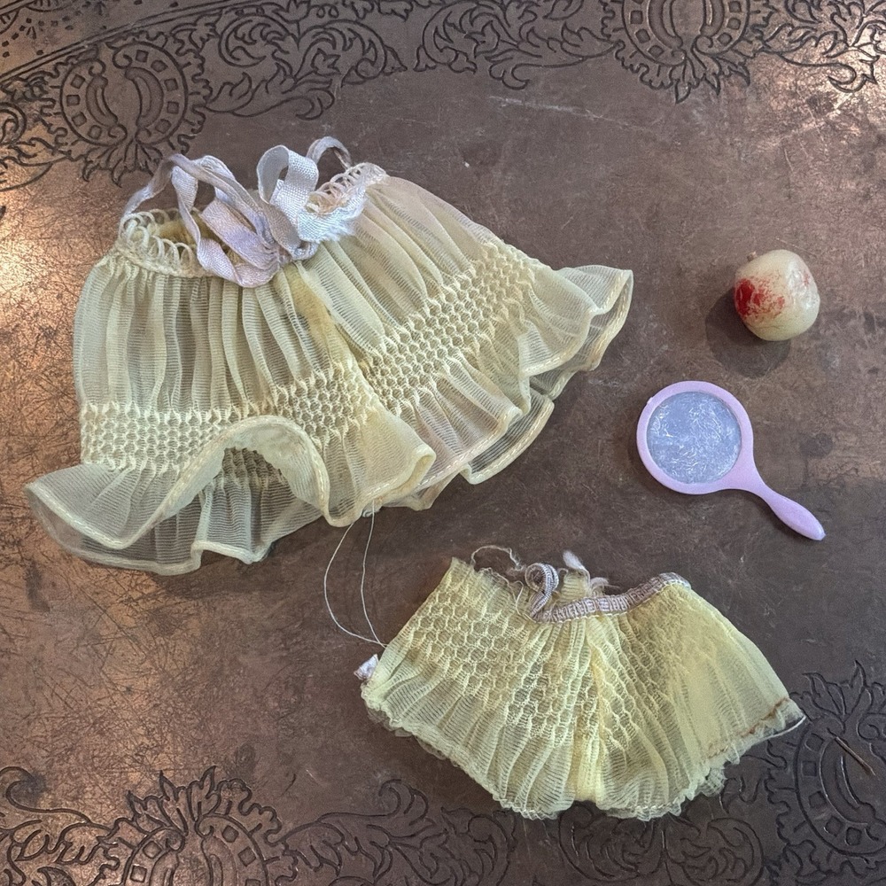 ✨Vintage Barbie Outfit & Accessories Mattel "Sweet Dreams" #973 Partial Set